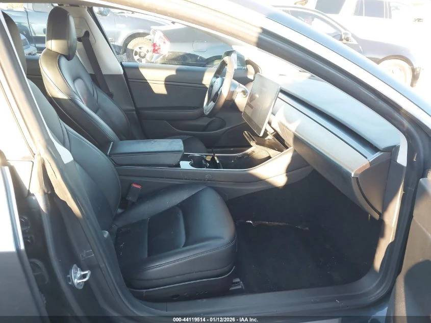 Tesla Model 3 U   U All Wheel Drive | Mobile.bg � ����������� 12