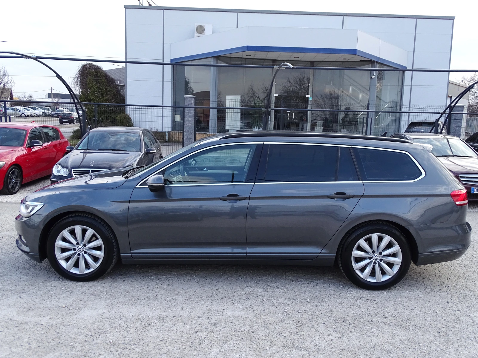 VW Passat 1.6TDI_DSG_LED_NAVI_* , снимка 8 - Автомобили и джипове - 53900399
