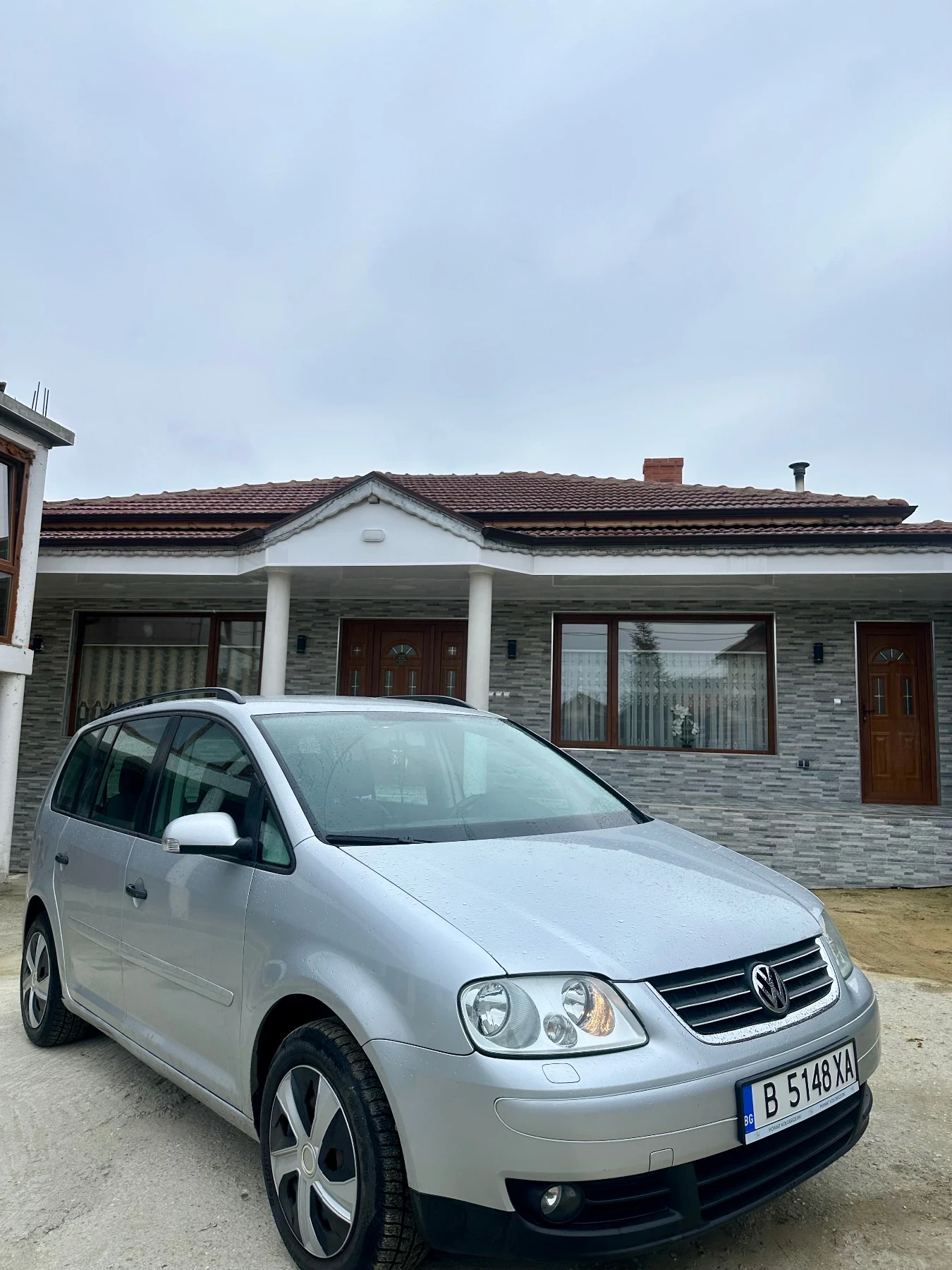 VW Touran, снимка 2 - Автомобили и джипове - 53927087