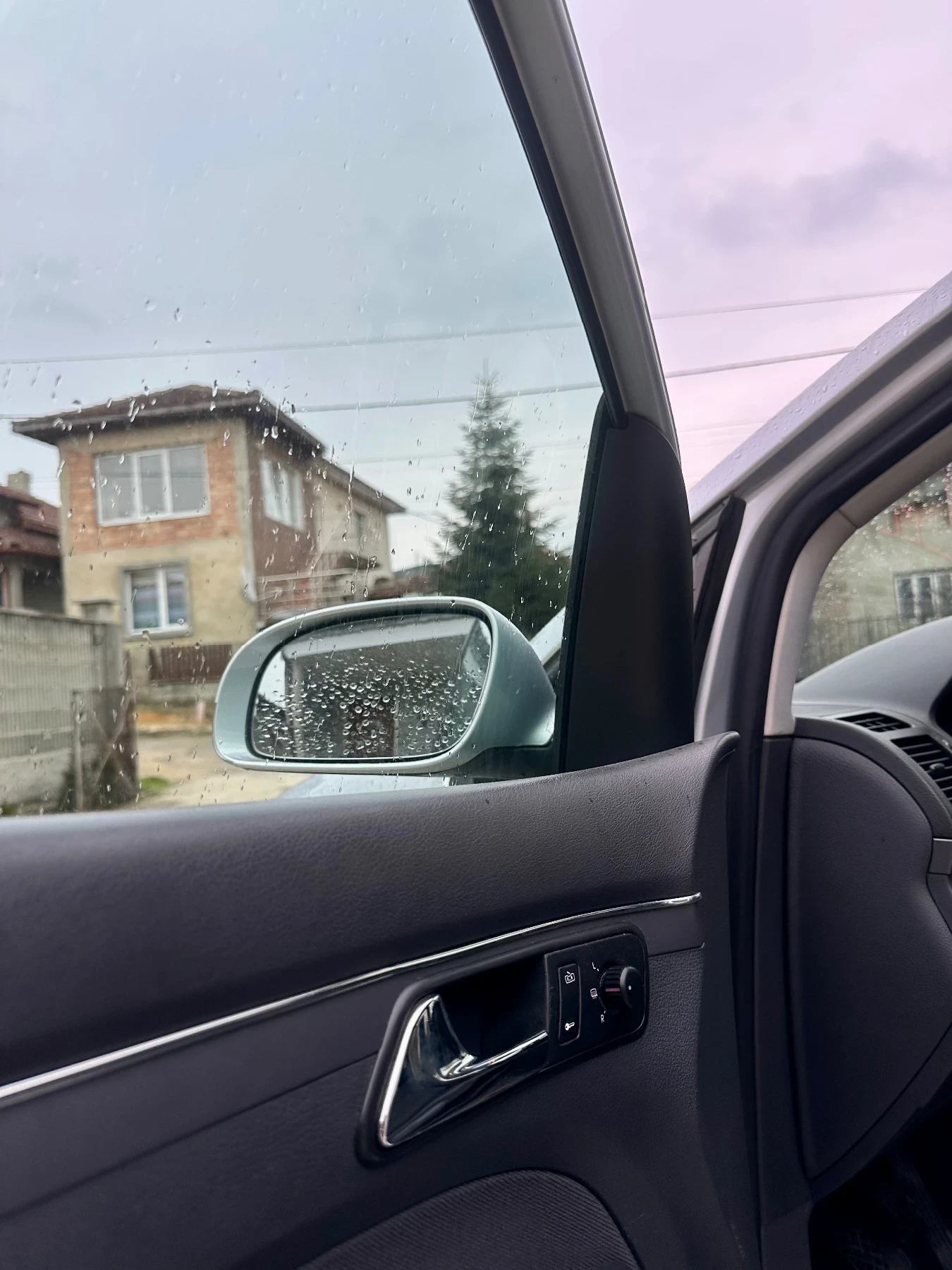 VW Touran, снимка 8 - Автомобили и джипове - 53927087