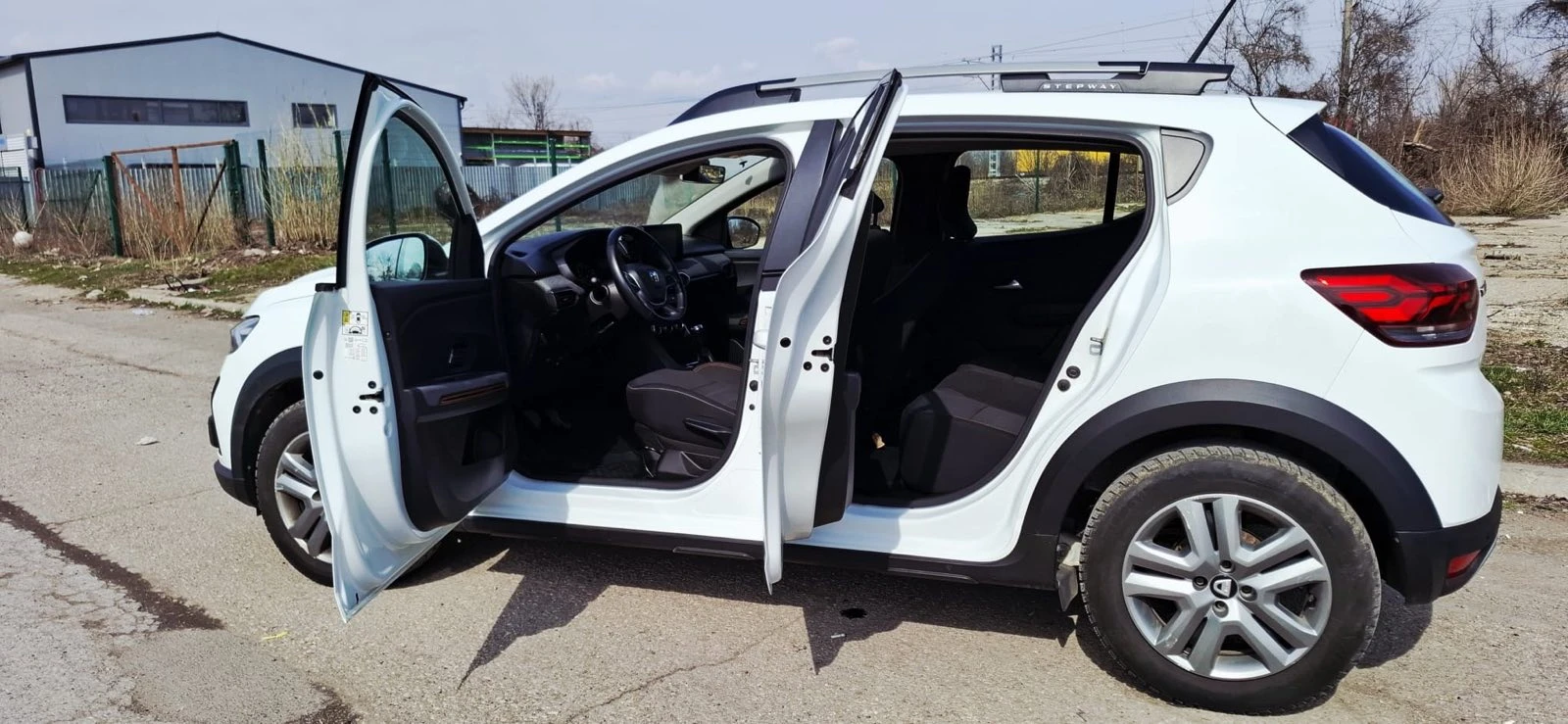 Dacia Sandero | Mobile.bg � ����������� 12