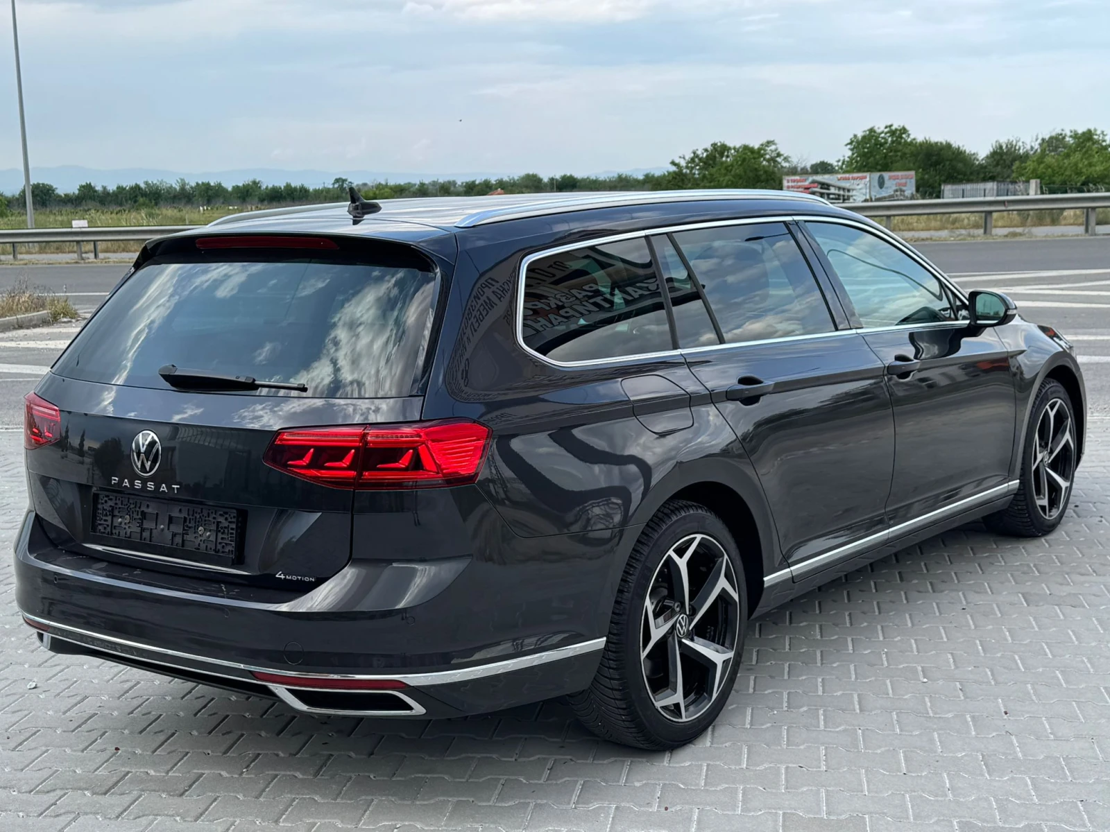 VW Passat 2.0TDI :: 4MOTION :: MATRIX :: HIGHLINE, снимка 4 - Автомобили и джипове - 54746947