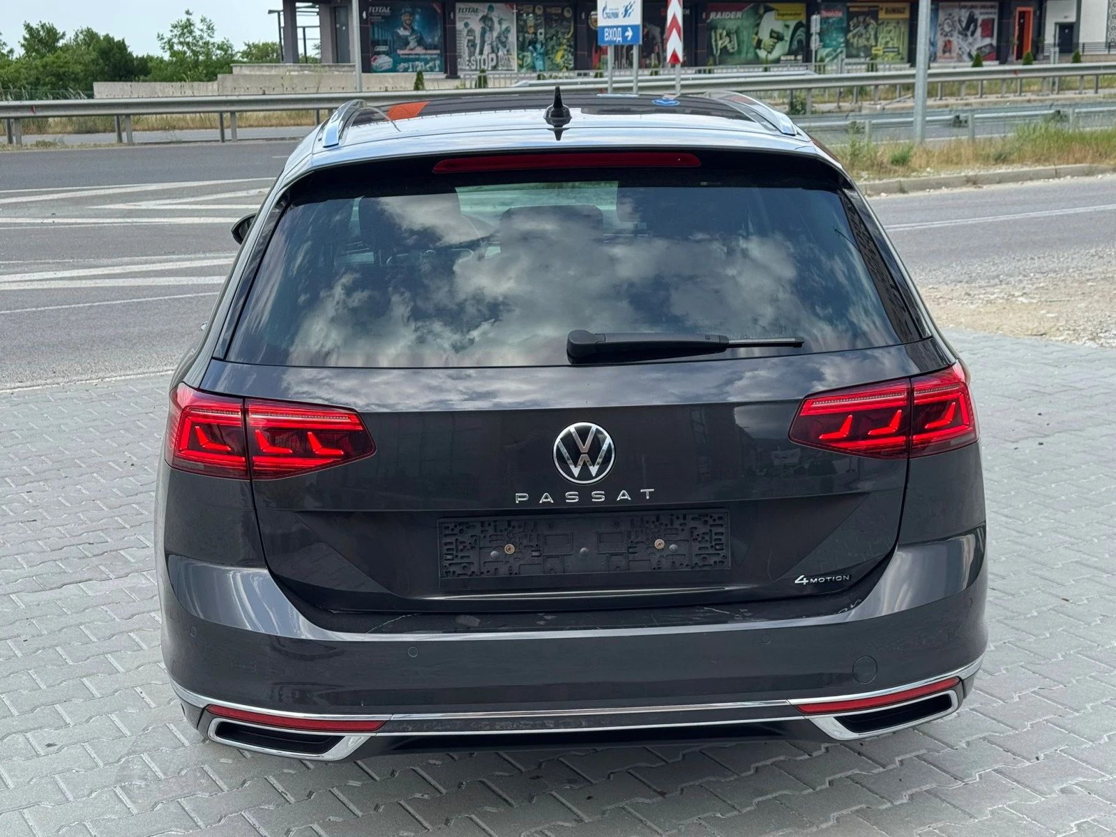 VW Passat 2.0TDI :: 4MOTION :: MATRIX :: HIGHLINE, снимка 5 - Автомобили и джипове - 54746947