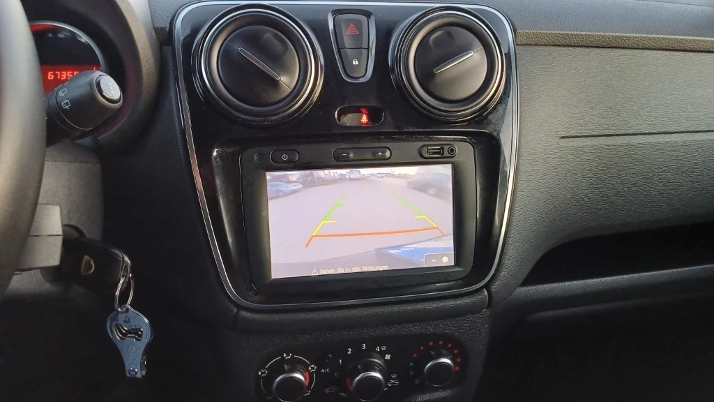 Dacia Lodgy 1.6 Бензин, снимка 11 - Автомобили и джипове - 54861257