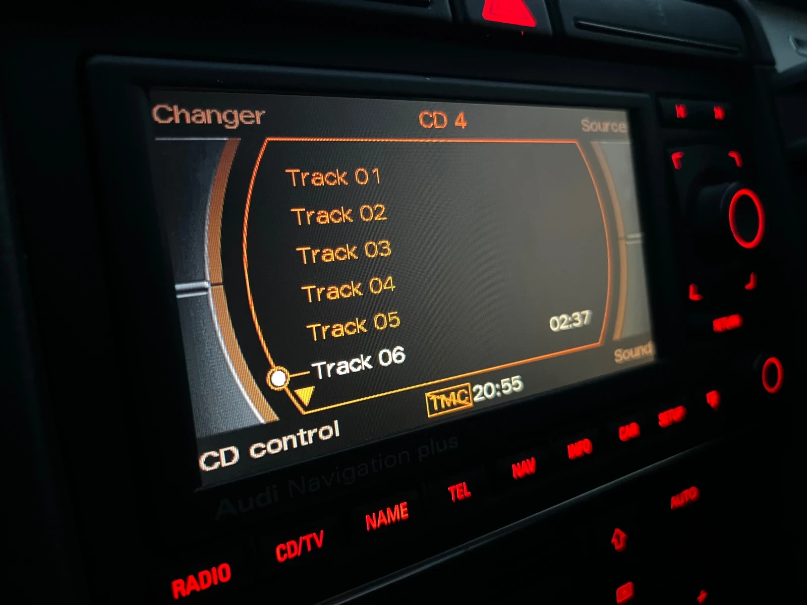 Audi A4 3.0TDI, снимка 8 - Автомобили и джипове - 55148919