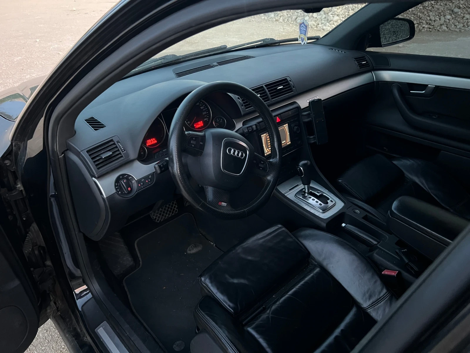 Audi A4 3.0TDI, снимка 3 - Автомобили и джипове - 55148919