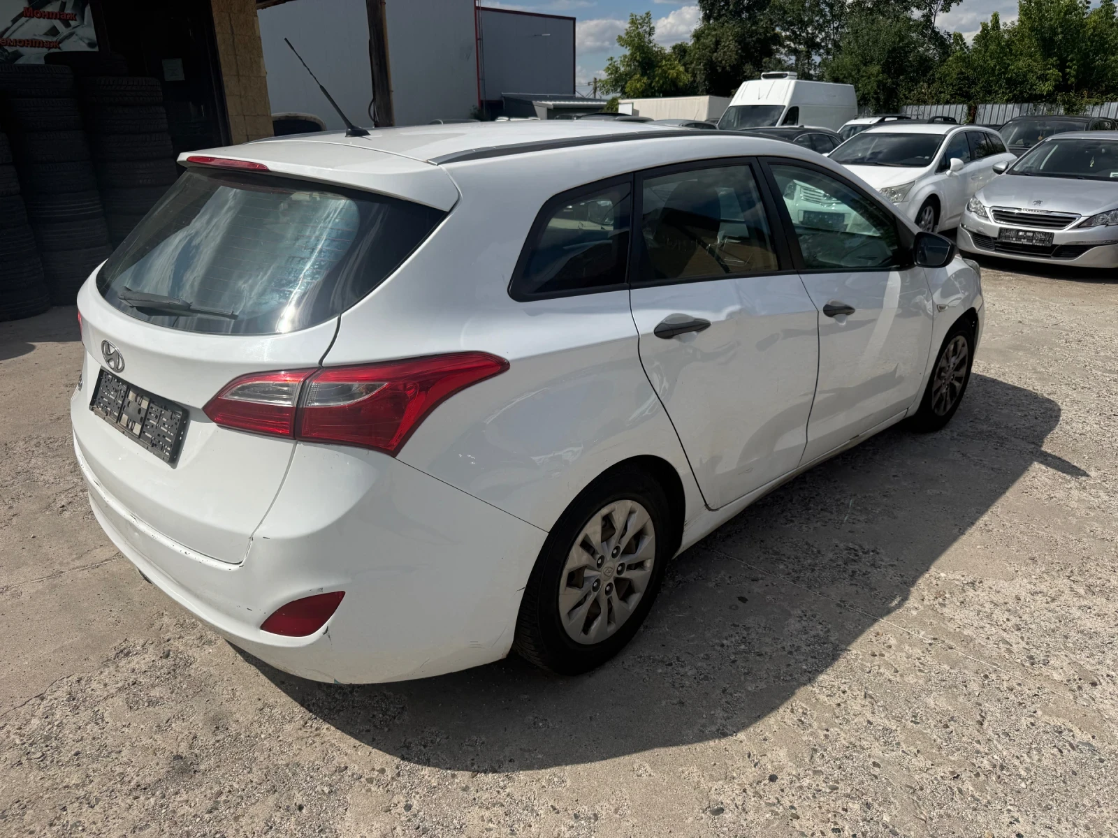 Hyundai I30 1.4i ГАЗ 100кс., снимка 7 - Автомобили и джипове - 55397251
