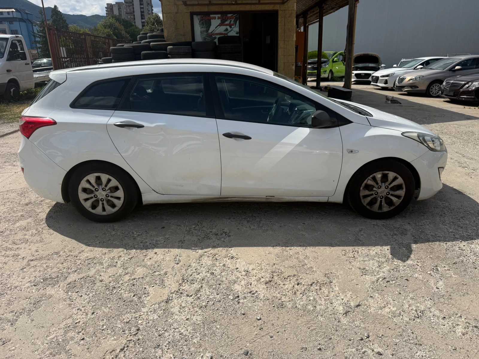 Hyundai I30 1.4i ГАЗ 100кс., снимка 4 - Автомобили и джипове - 55397251