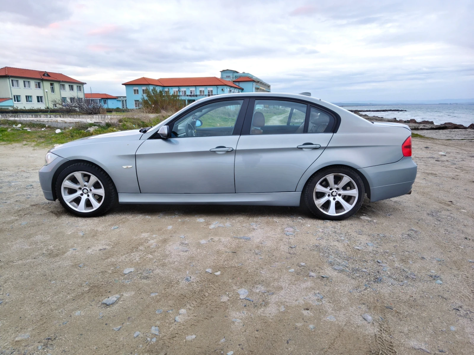 BMW 318 318 i, снимка 5 - Автомобили и джипове - 55406051