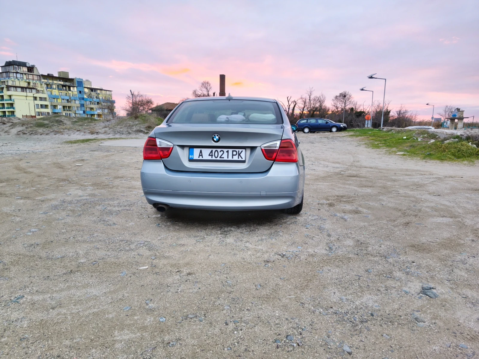 BMW 318 318 i, снимка 4 - Автомобили и джипове - 55406051