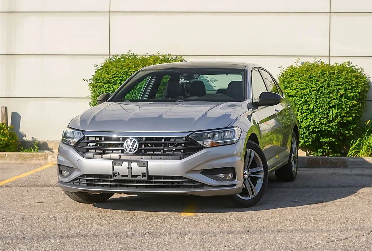 VW Jetta Highline R-Line / ПАНО / ЛИЗИНГ / ЦЕНА до БГ