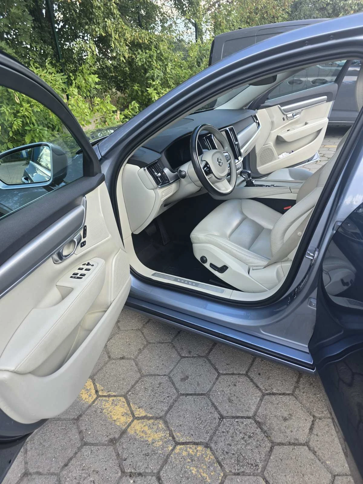 Volvo S90 D5, снимка 11 - Автомобили и джипове - 55999184