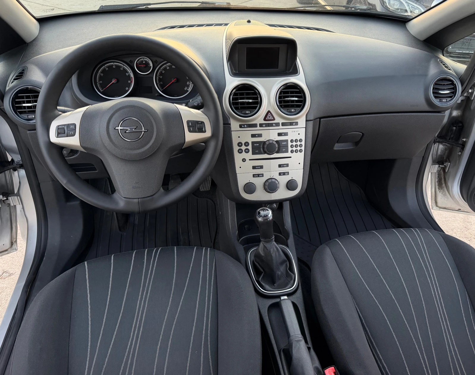 Opel Corsa 1.2БЕНЗИН, снимка 9 - Автомобили и джипове - 56148410