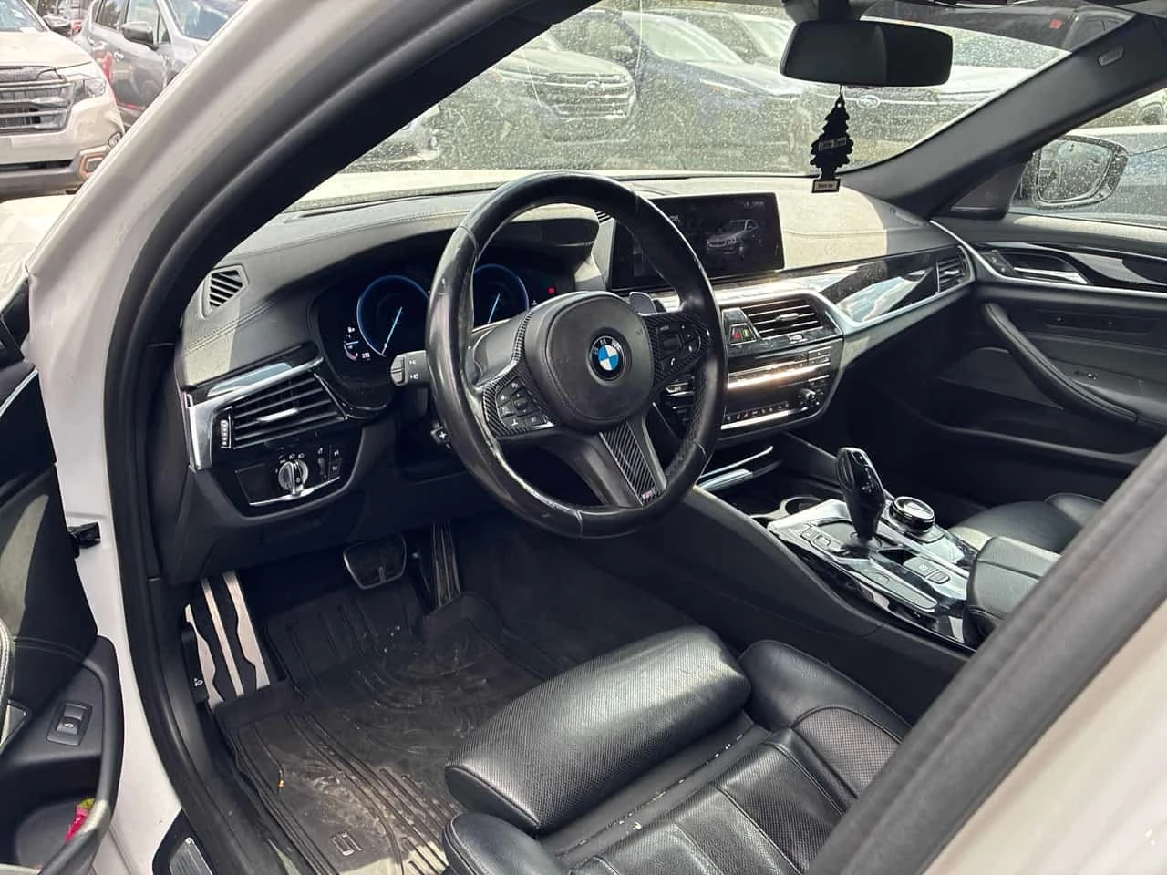 BMW 550 * M550i xDrive * CARFAX * ����� �� ����������� | Mobile.bg � ����������� 5