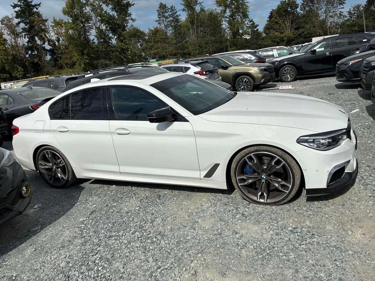 BMW 550 * M550i xDrive * CARFAX * ����� �� ����������� | Mobile.bg � ����������� 3