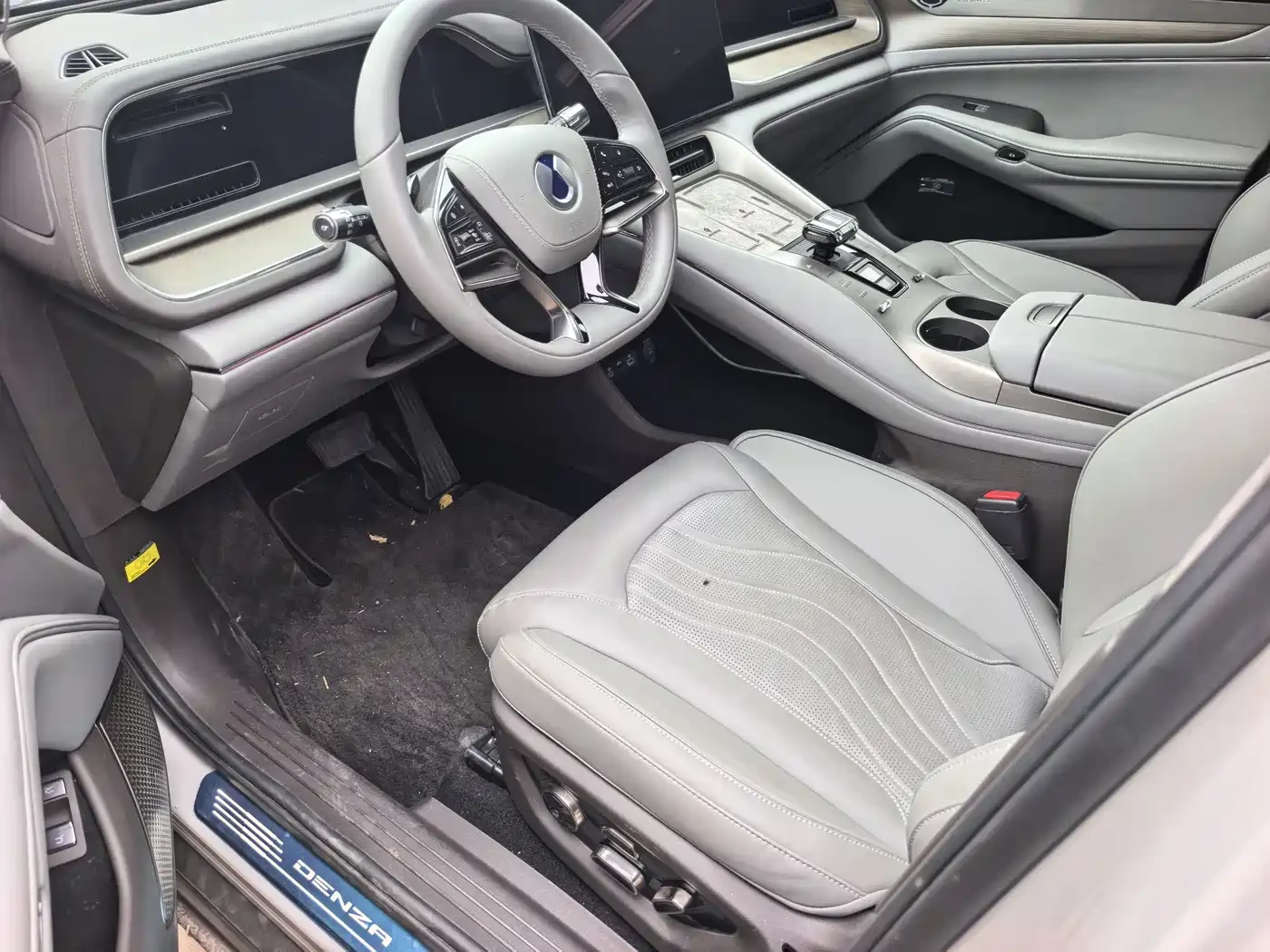 Denza N7 ULTRA 4WD | 530hp | 3.9s | 800V | Mobile.bg � ����������� 4