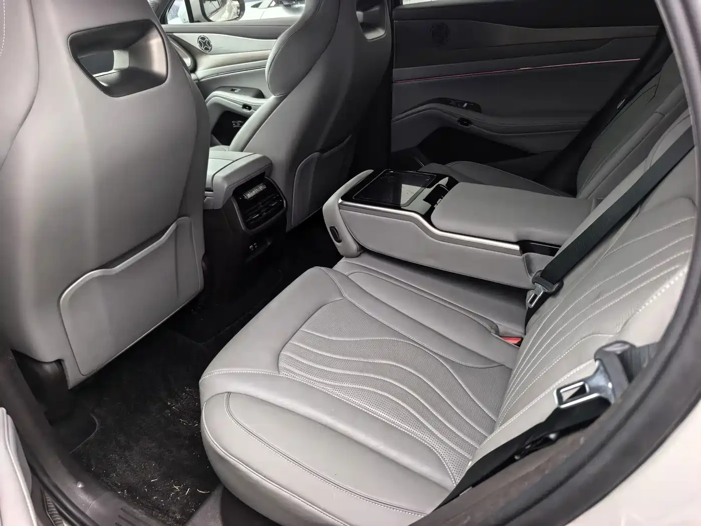 Denza N7 ULTRA 4WD | 530hp | 3.9s | 800V | Mobile.bg � ����������� 5