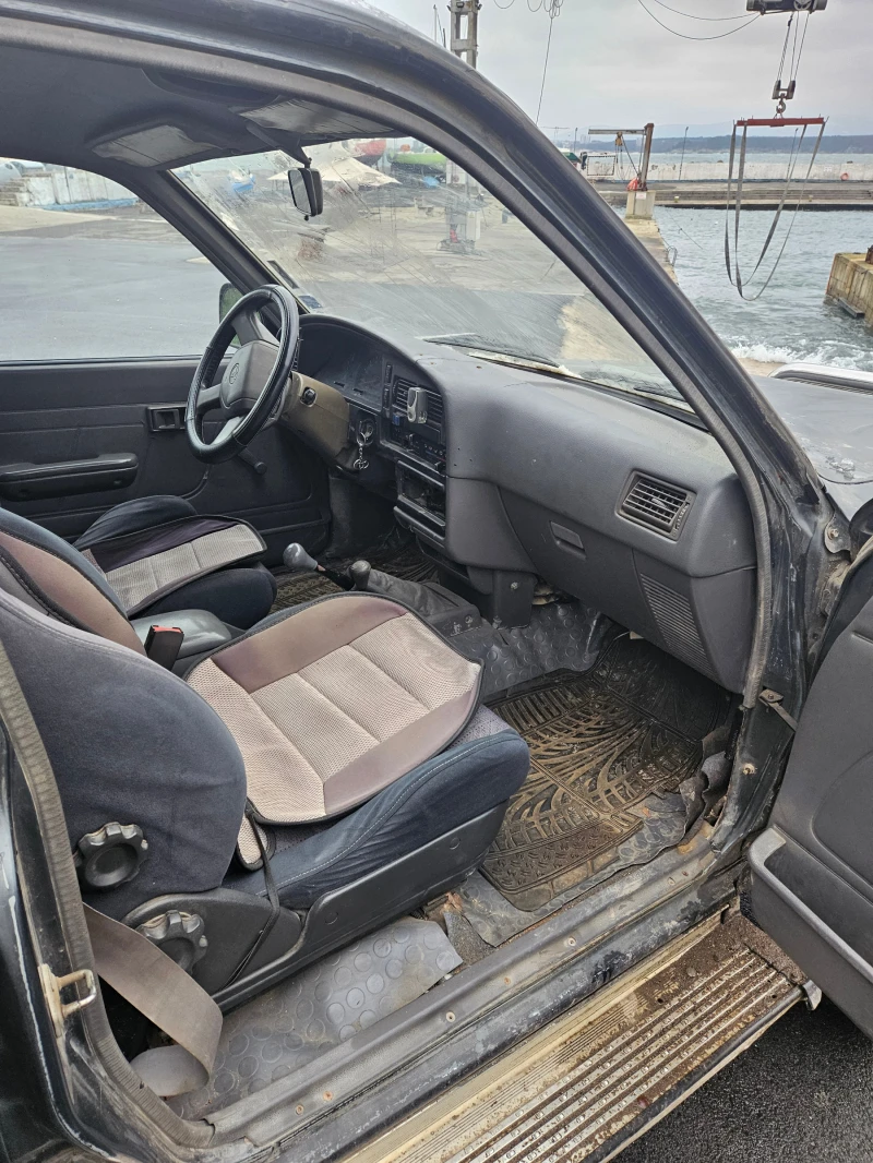 Toyota Hilux, снимка 10 - Автомобили и джипове - 49522634