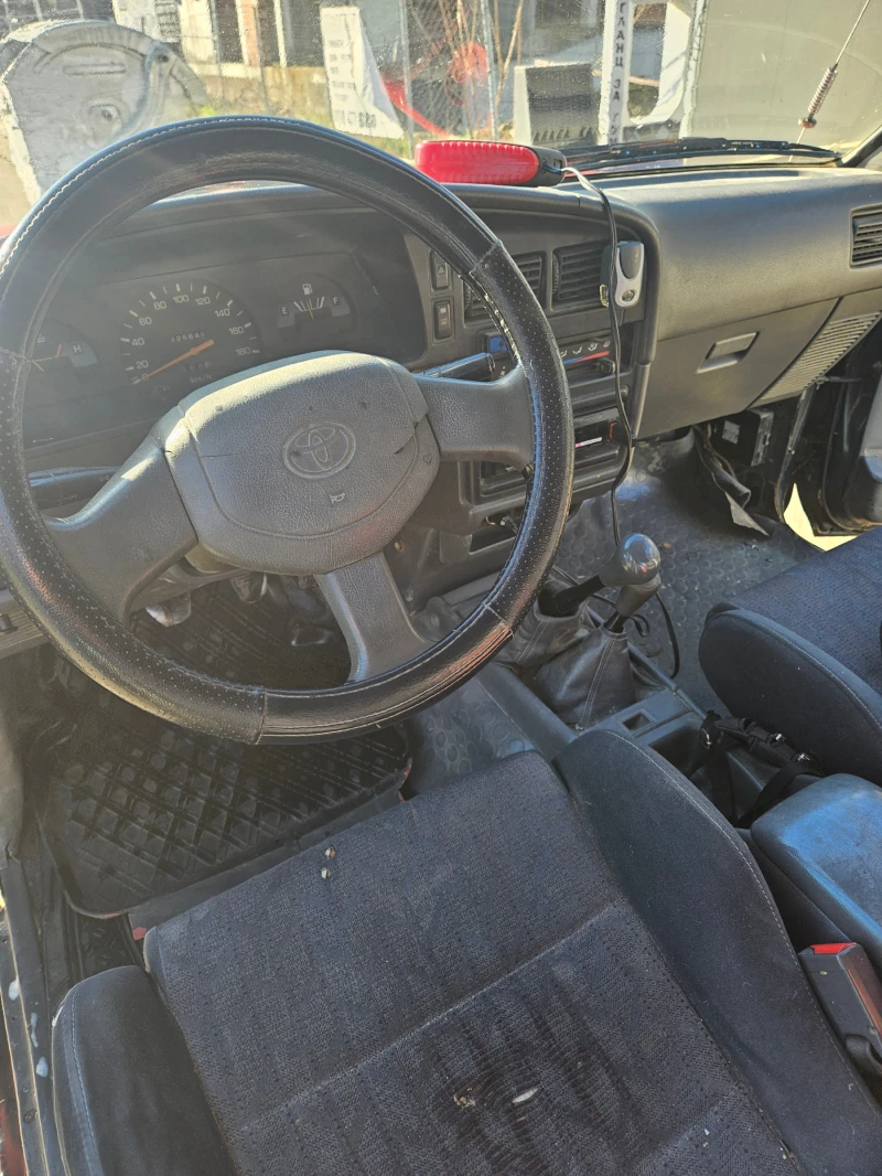 Toyota Hilux, снимка 17 - Автомобили и джипове - 52754915