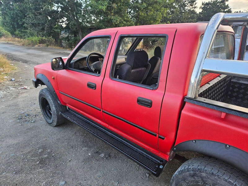 Toyota Hilux, снимка 4 - Автомобили и джипове - 51095761