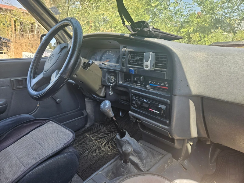 Toyota Hilux, снимка 9 - Автомобили и джипове - 51095761