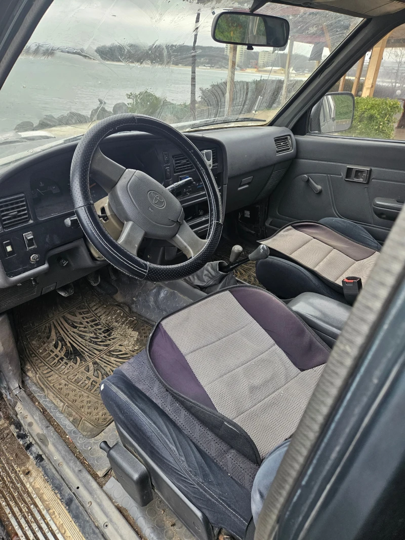 Toyota Hilux, снимка 12 - Автомобили и джипове - 49522634