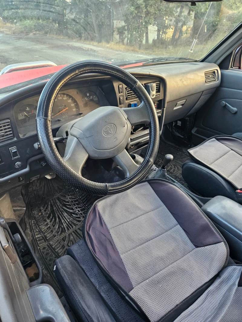 Toyota Hilux, снимка 15 - Автомобили и джипове - 51095761