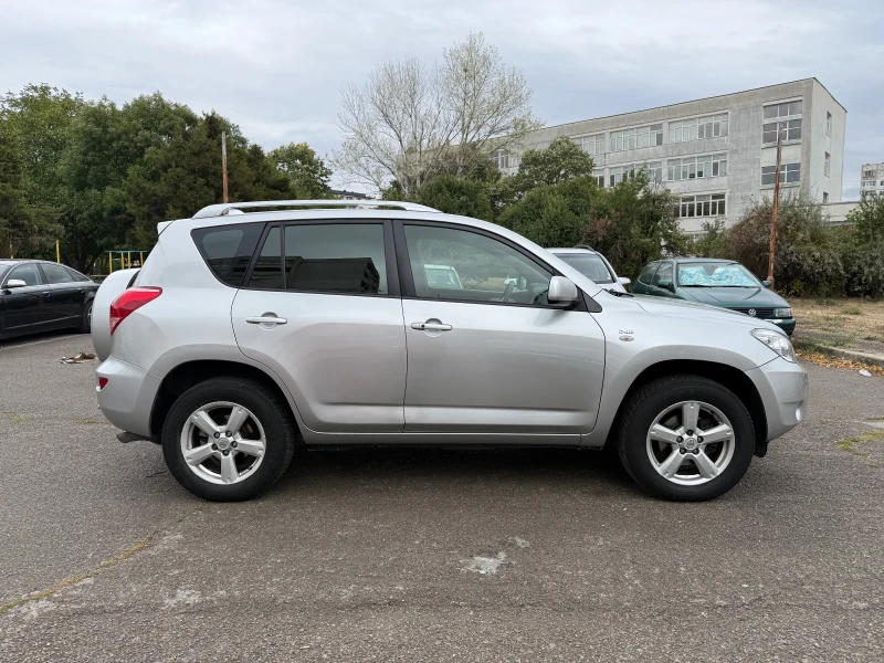 Toyota Rav4, снимка 4 - Автомобили и джипове - 51855808