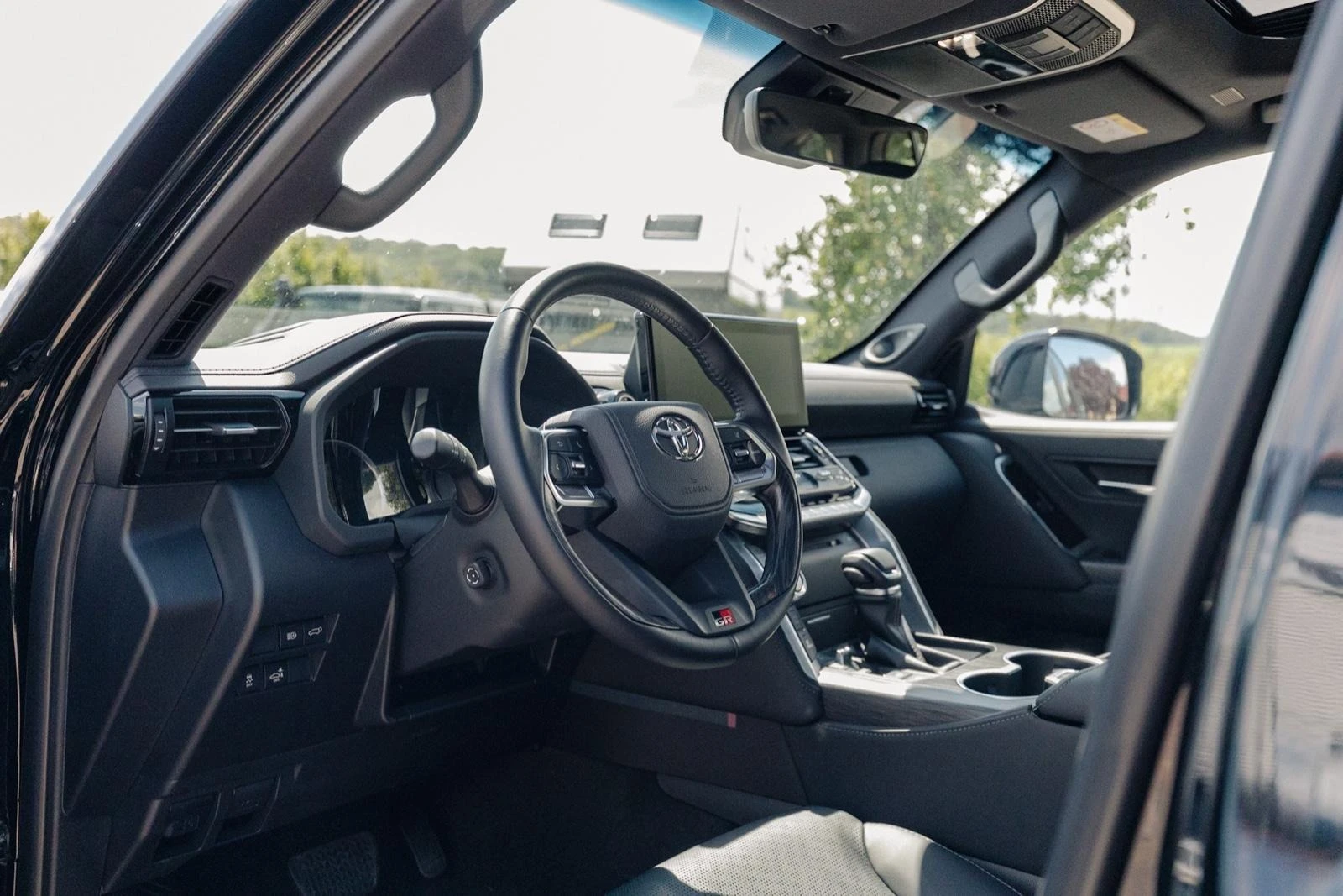 Toyota Land cruiser 300 3.5L V6/GR-SPORT/JBL/360/HEAD UP/ - изображение 6