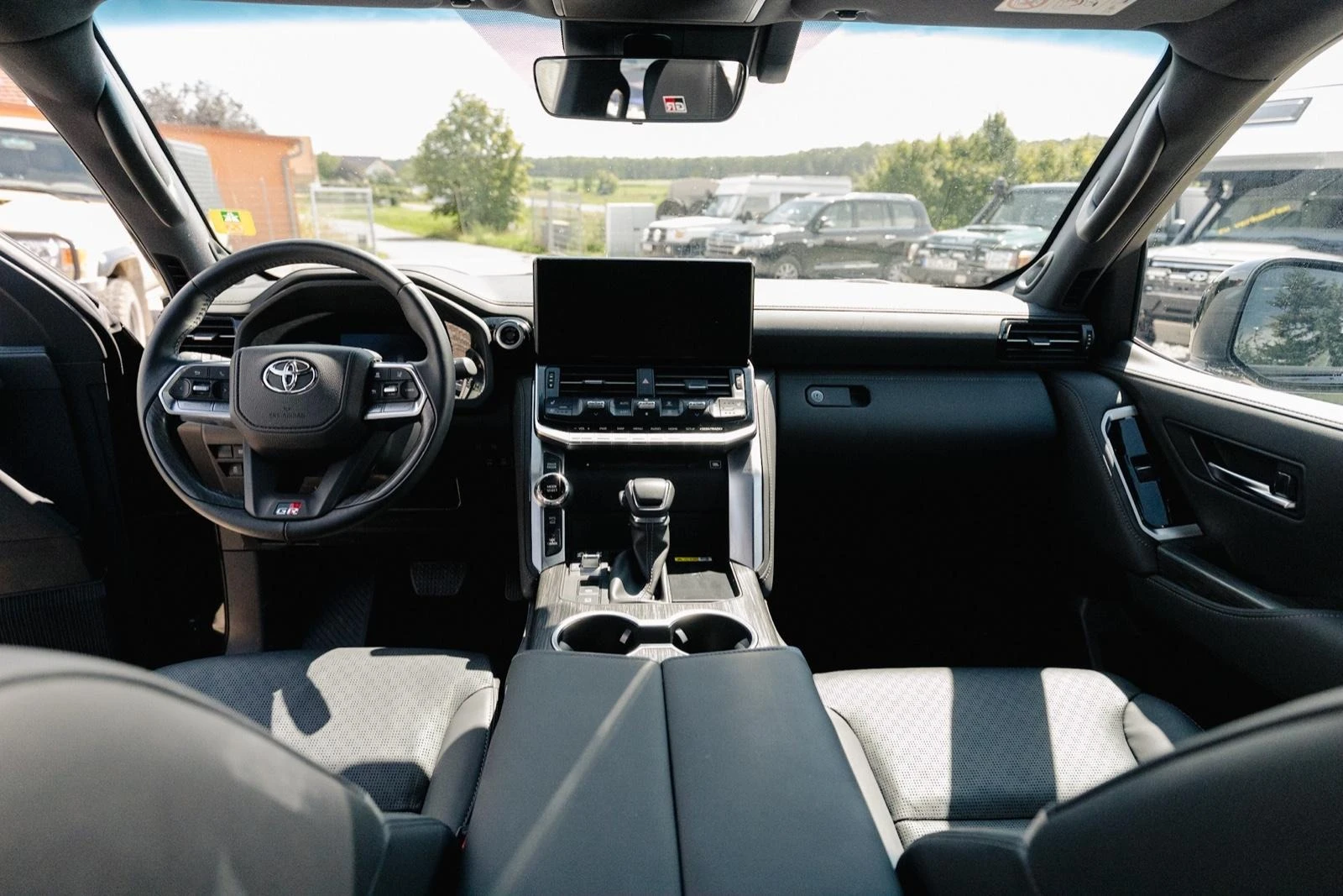 Toyota Land cruiser 300 3.5L V6/GR-SPORT/JBL/360/HEAD UP/ - изображение 9