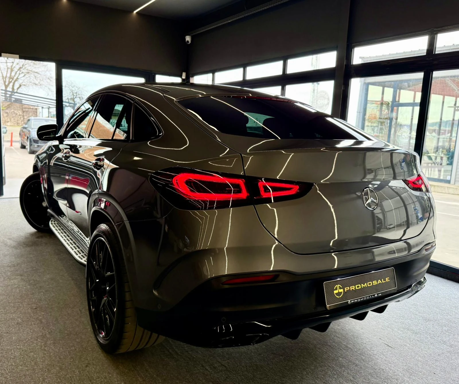 Mercedes-Benz GLE 400 d* AMG Line* 4Matic* 360* Лизинг, снимка 4 - Автомобили и джипове - 53904287