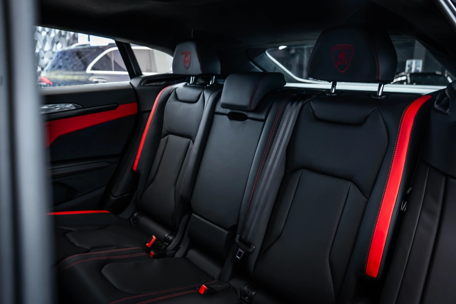 Lamborghini Urus SE Nero Bang&Olufsen*  Carbon* Pano* , снимка 16 - Автомобили и джипове - 54270486