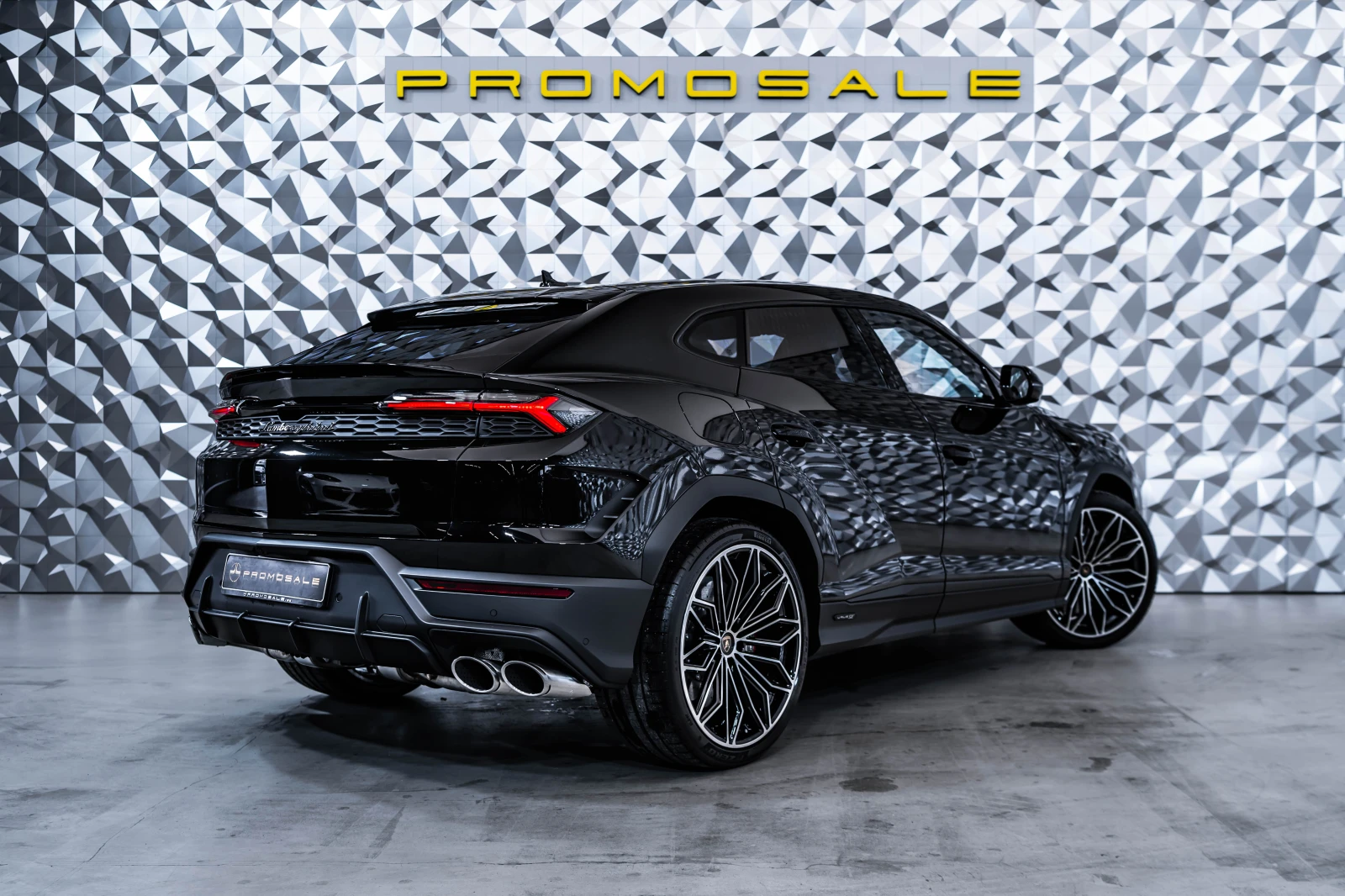 Lamborghini Urus SE Nero Bang&Olufsen*  Carbon* Pano* , снимка 4 - Автомобили и джипове - 54270486
