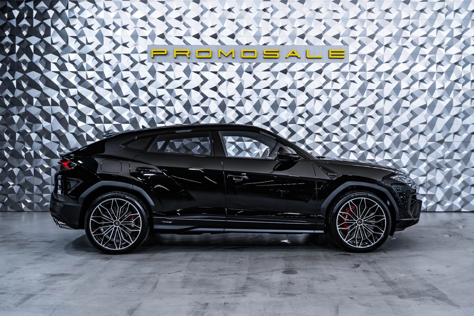 Lamborghini Urus SE Nero Bang&Olufsen*  Carbon* Pano* , снимка 6 - Автомобили и джипове - 54270486