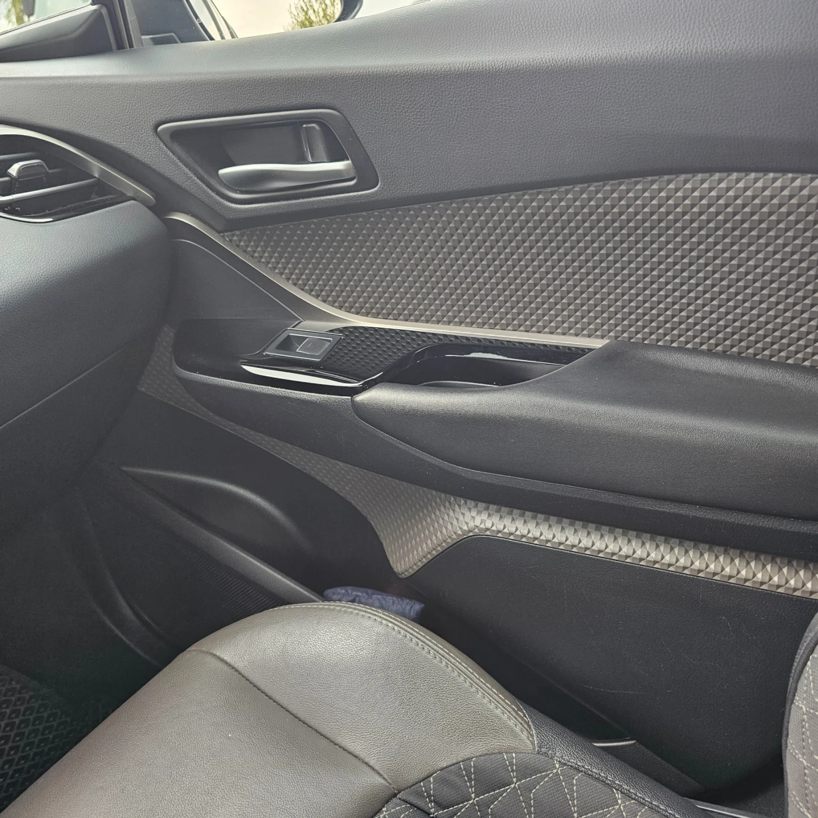 Toyota C-HR 4�4 Classy � ��������, ��� ���������, ����� �����. | Mobile.bg � ����������� 10