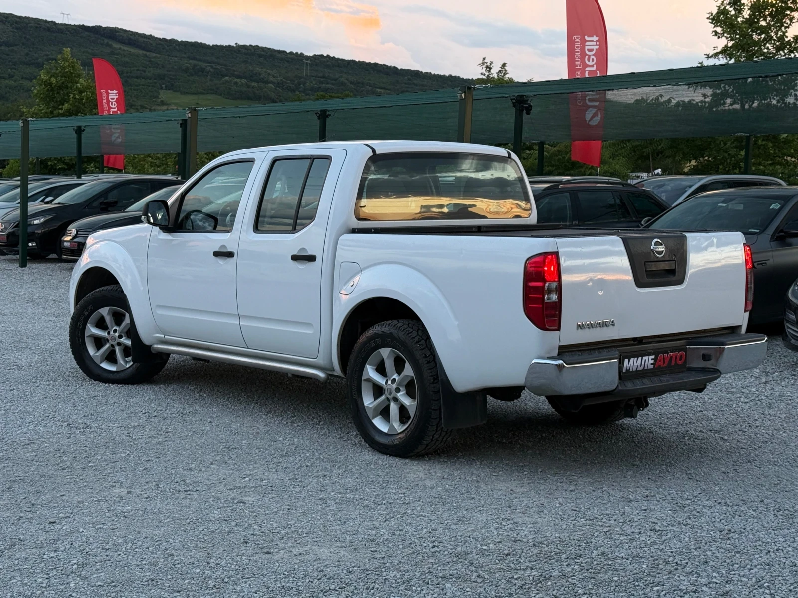 Nissan Navara 2.5 TD ЩОРА ! ПОДГРЕВ ! БЕЗ ИЗГНИЛО ! , снимка 6 - Автомобили и джипове - 54955626