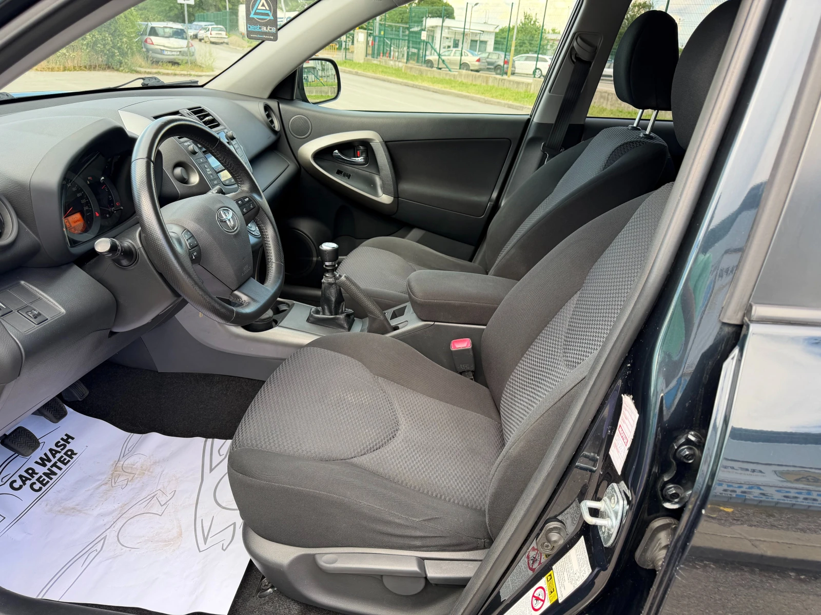 Toyota Rav4 2.2D-4D 98 000км!!! 6 Скорости Климатроник ТОП , снимка 7 - Автомобили и джипове - 55063467