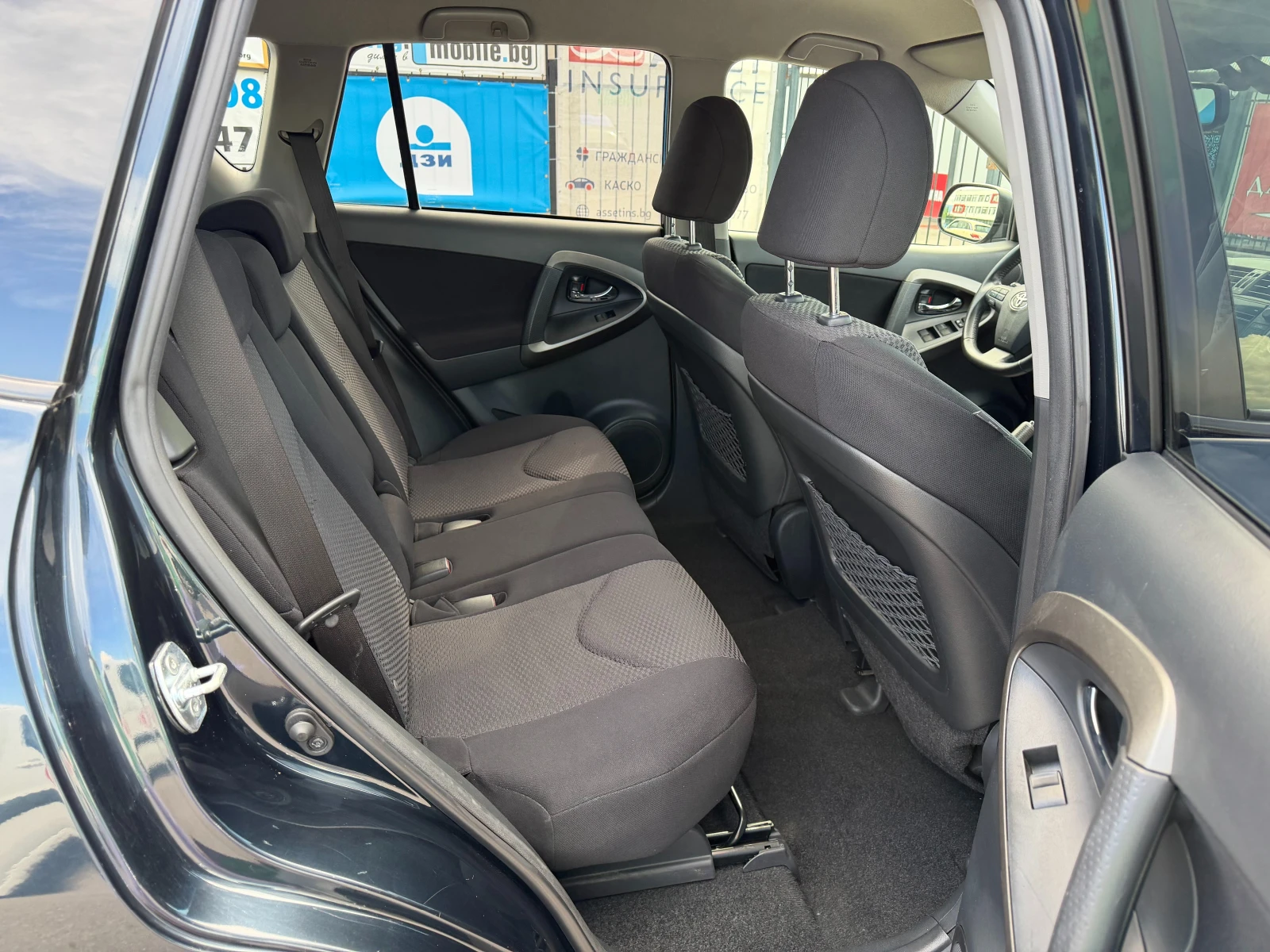 Toyota Rav4 2.2D-4D 98 000км!!! 6 Скорости Климатроник ТОП , снимка 14 - Автомобили и джипове - 55063467