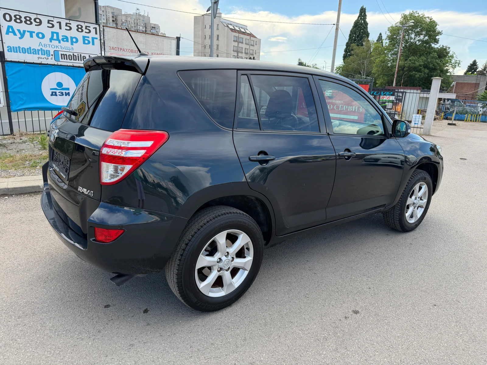 Toyota Rav4 2.2D-4D 98 000км!!! 6 Скорости Климатроник ТОП , снимка 4 - Автомобили и джипове - 55063467