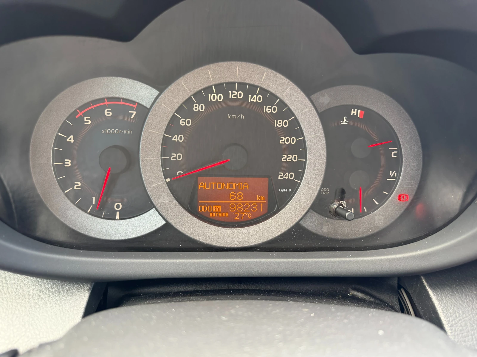 Toyota Rav4 2.2D-4D 98 000км!!! 6 Скорости Климатроник ТОП , снимка 12 - Автомобили и джипове - 55063467