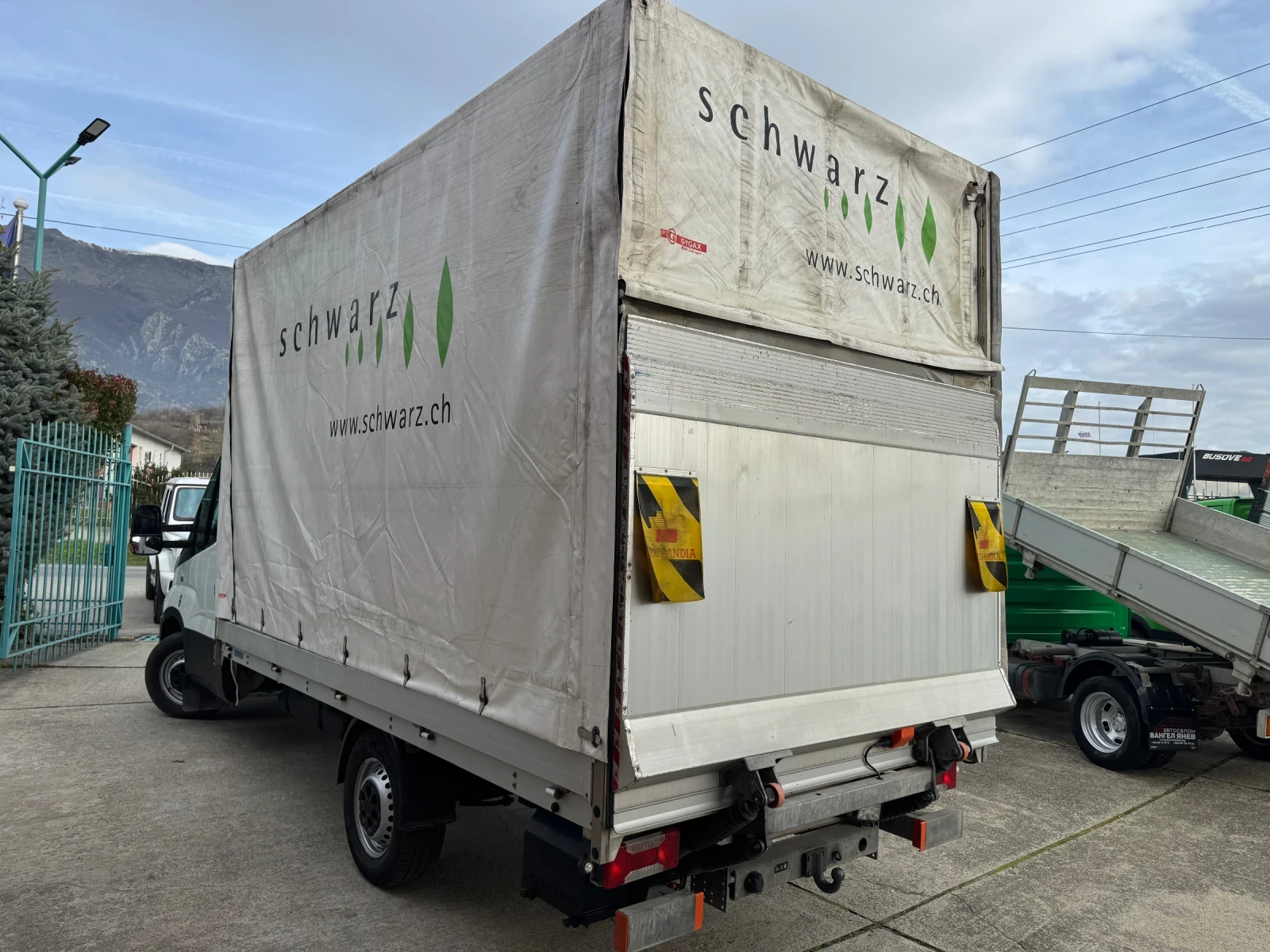 Iveco Daily 3.0HPI* 35S17* Климатик* Падащ борд - изображение 6