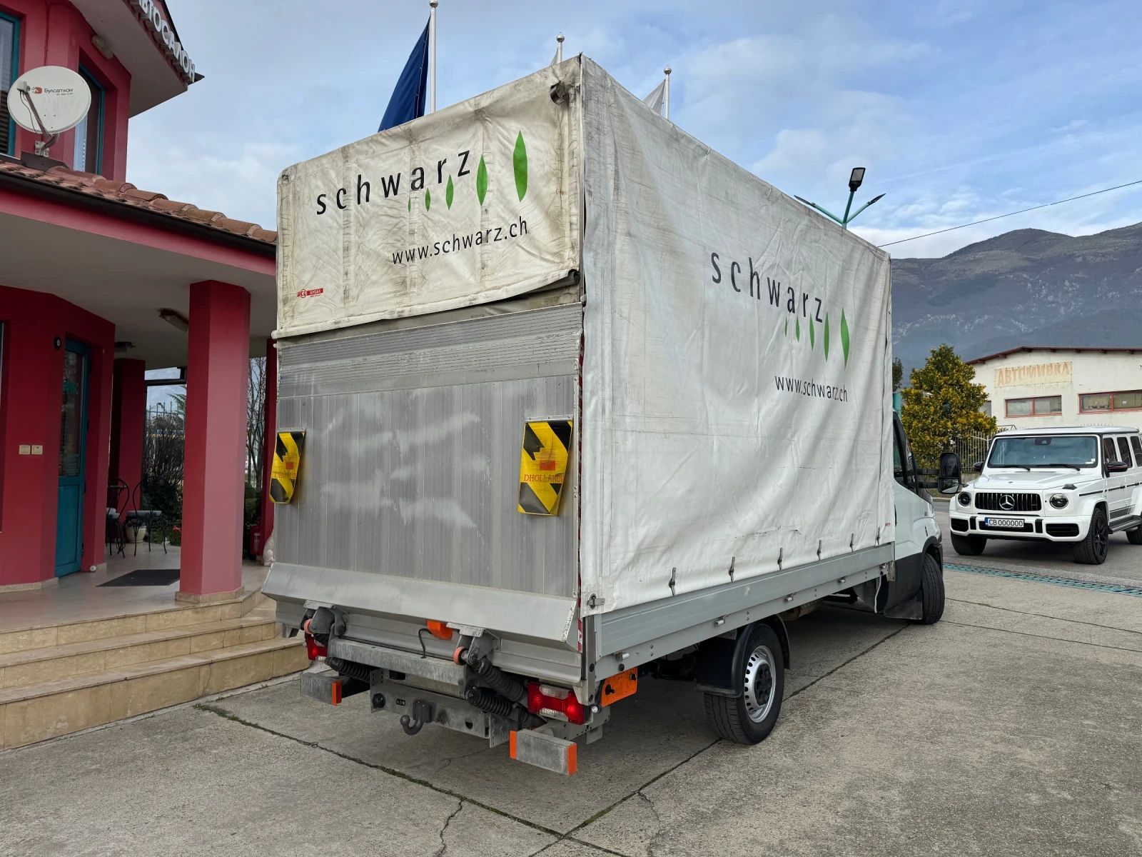 Iveco Daily 3.0HPI* 35S17* Климатик* Падащ борд - изображение 8