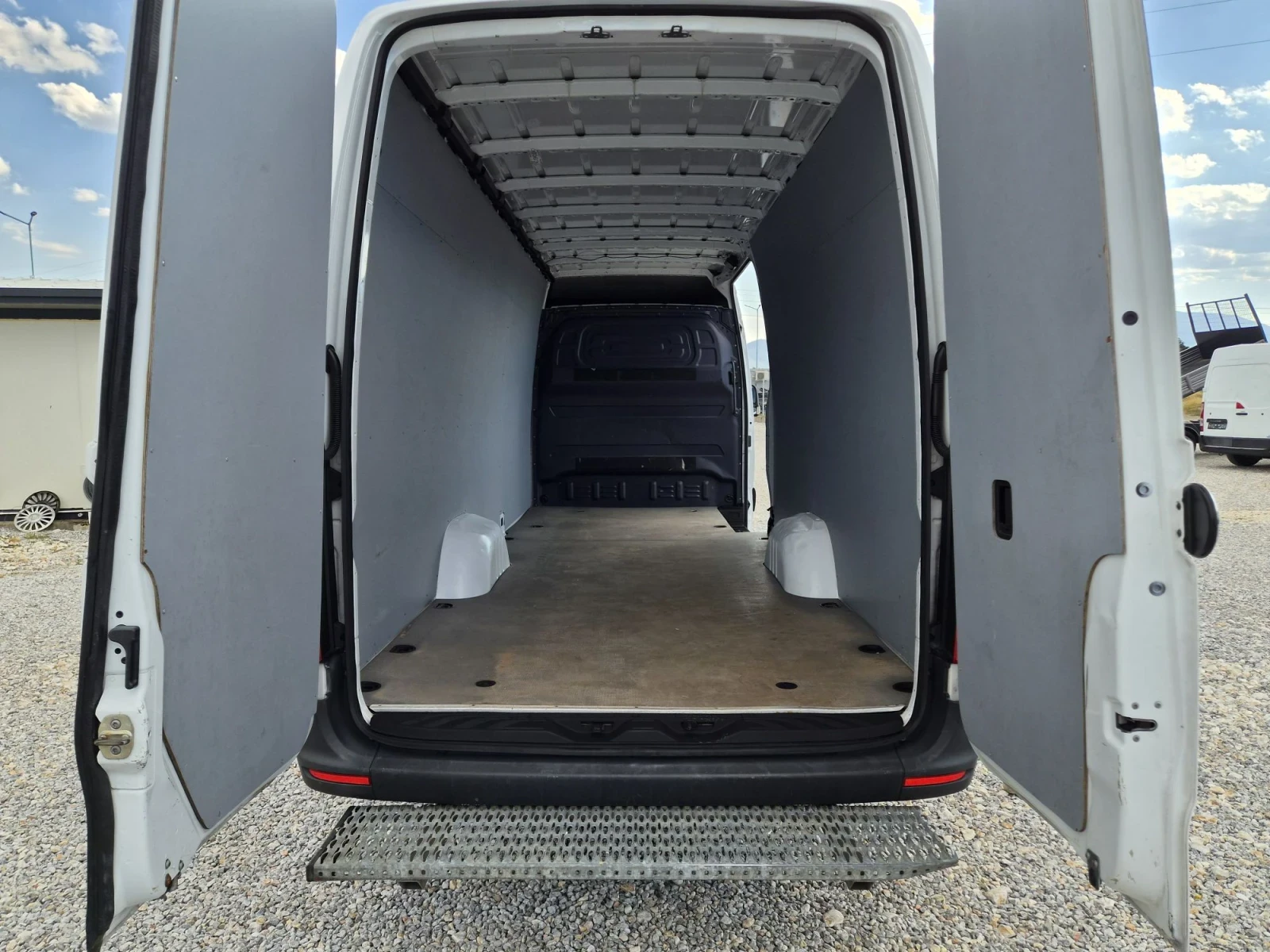 Mercedes-Benz Sprinter 316 CDI * XXL * Автомат * Ел врата * Климатик * Нави, снимка 13 - Бусове и автобуси - 55727688