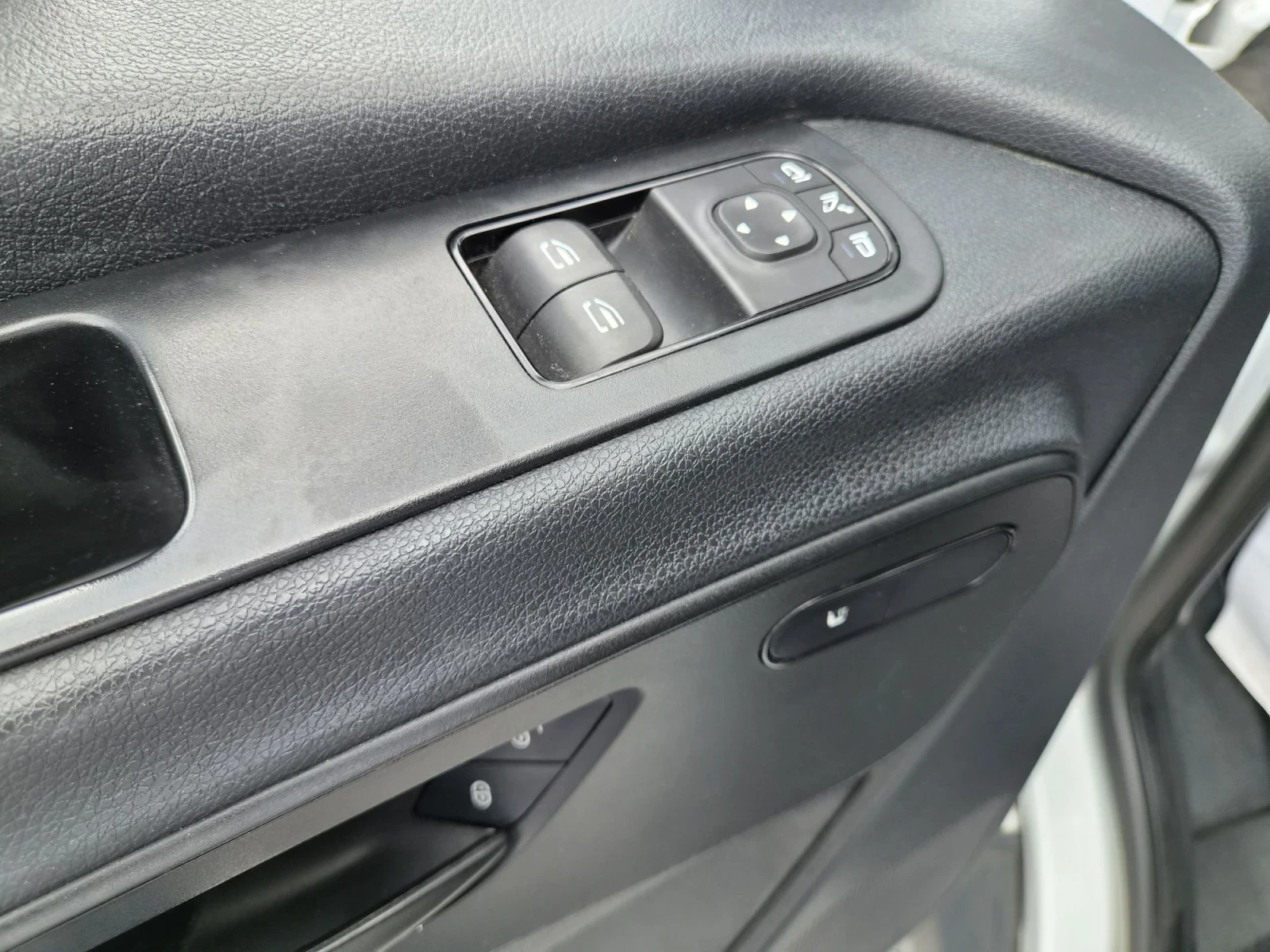 Mercedes-Benz Sprinter 316 CDI * XXL * Автомат * Ел врата * Климатик * Нави, снимка 12 - Бусове и автобуси - 55727688