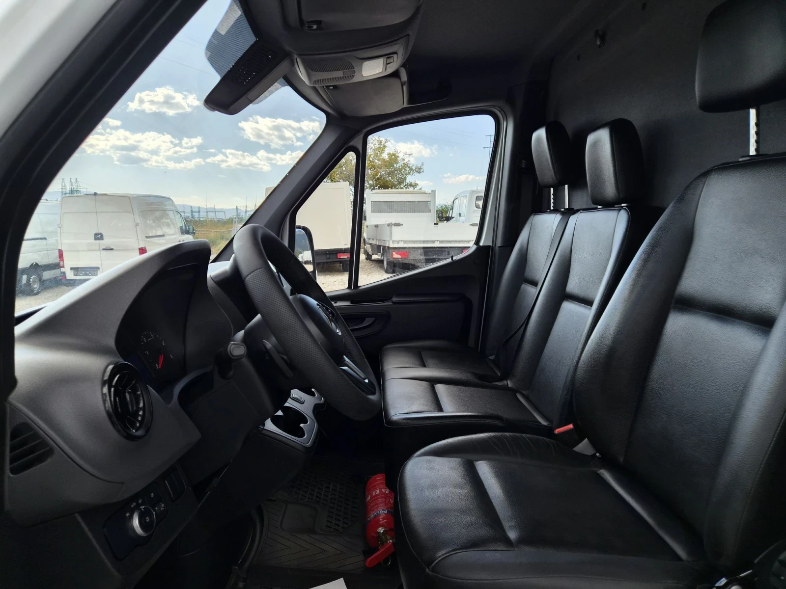 Mercedes-Benz Sprinter 316 CDI * XXL * Автомат * Ел врата * Климатик * Нави, снимка 9 - Бусове и автобуси - 55727688