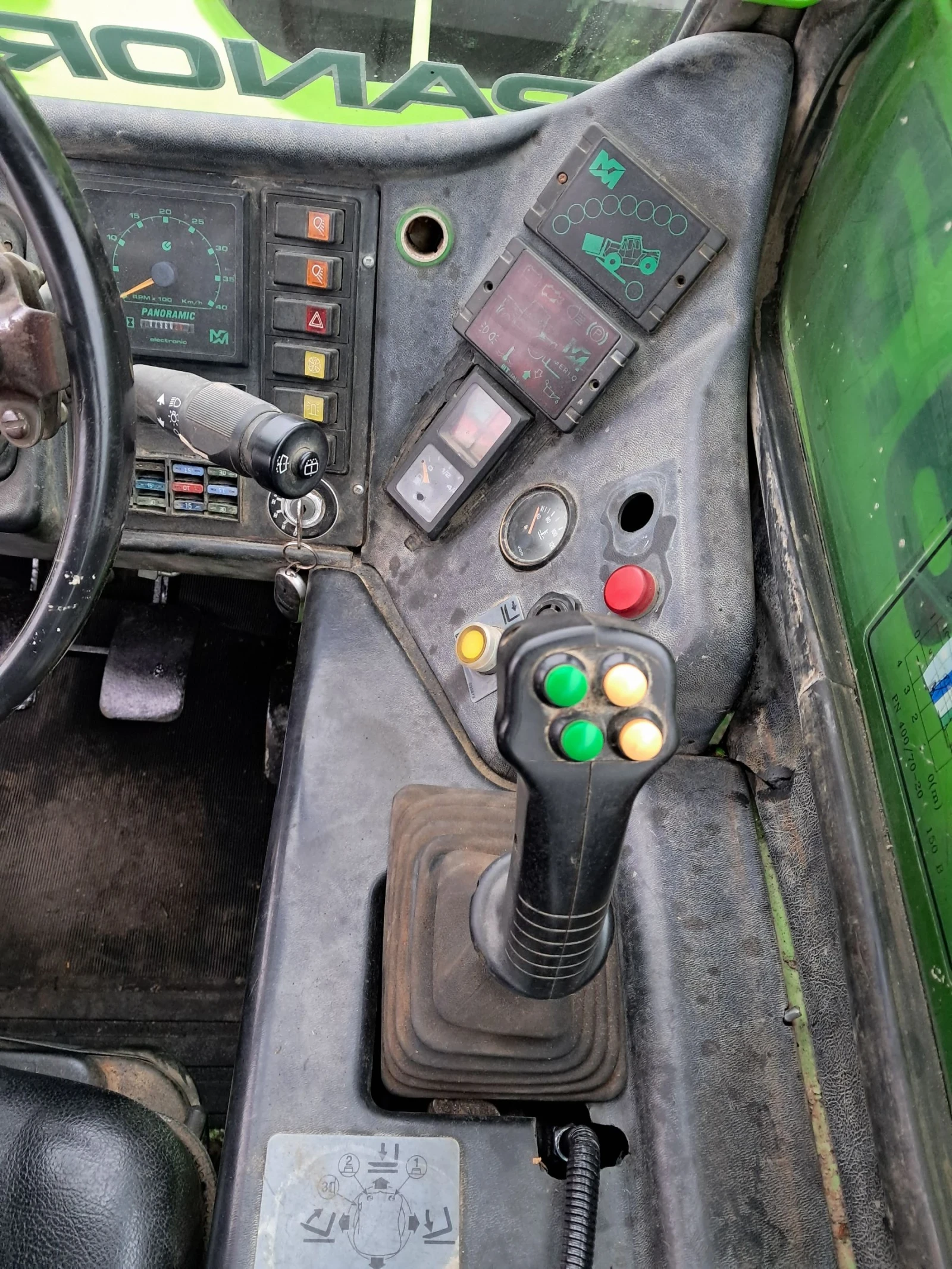 Телескопичен товарач Merlo PANORAMIC 26.6 - изображение 6