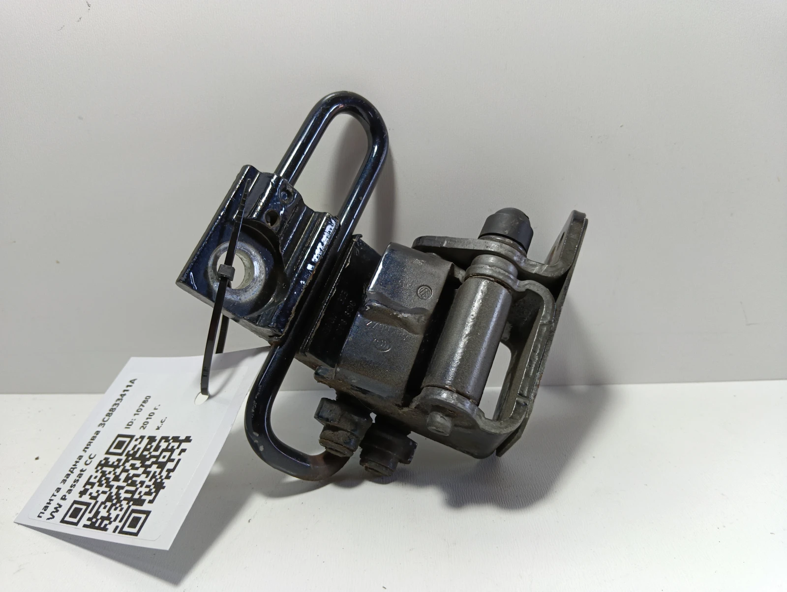 панта задна лява 3C8833411A VW Passat CC