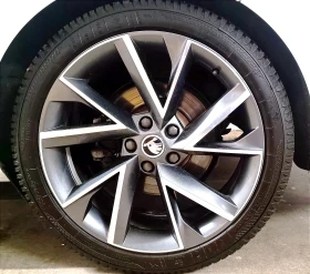 Гуми с джанти Kumho 235/40R19, снимка 6
