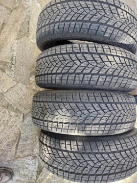 Гуми Зимни 215/60R17, снимка 4 - Гуми и джанти - 52113065