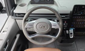 Hyundai Staria Lounge 7-Seater, снимка 13